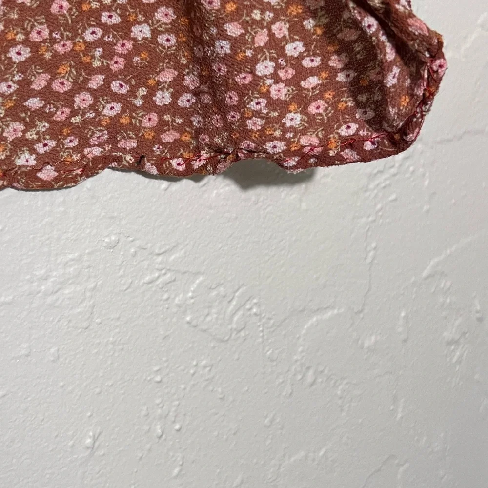 SO SHORT SLEEVE BLOUSE BROWN WITH FLORAL DESIGN SIZE XL - Picture 9 of 9